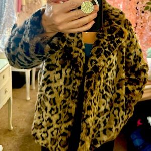 Super cute leopard print fake fur coat